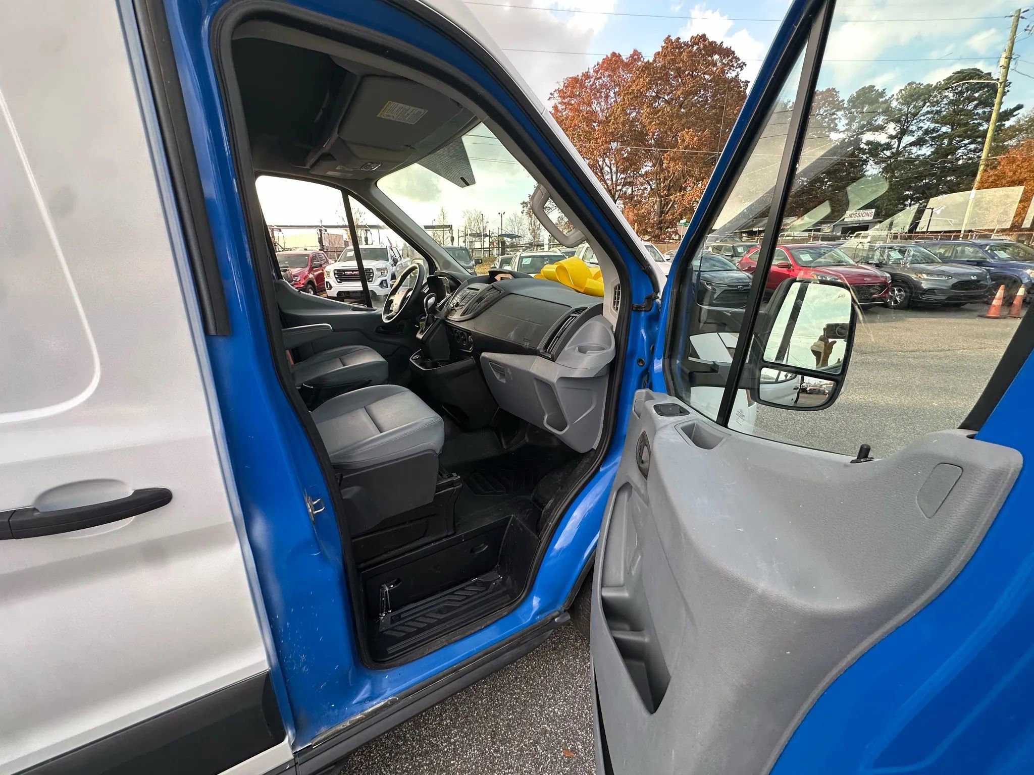 Used 2017 Ford Transit 250 148 Medium Roof image 12