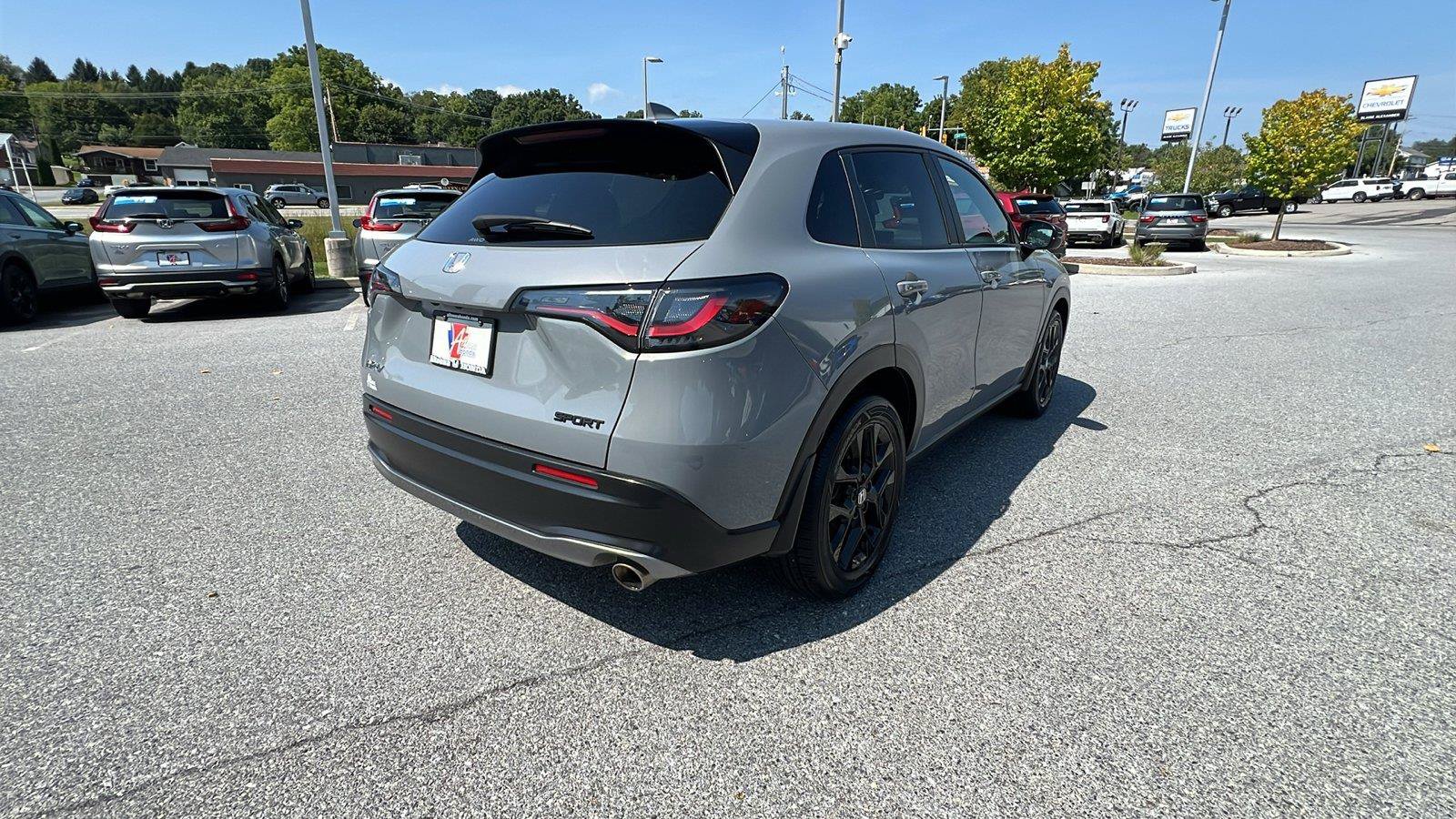 Used 2025 Honda HR-V Sport image 4