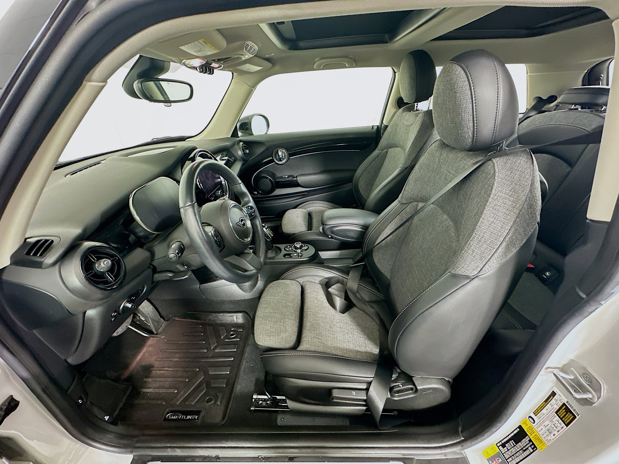 Used 2022 MINI Cooper SE image 13