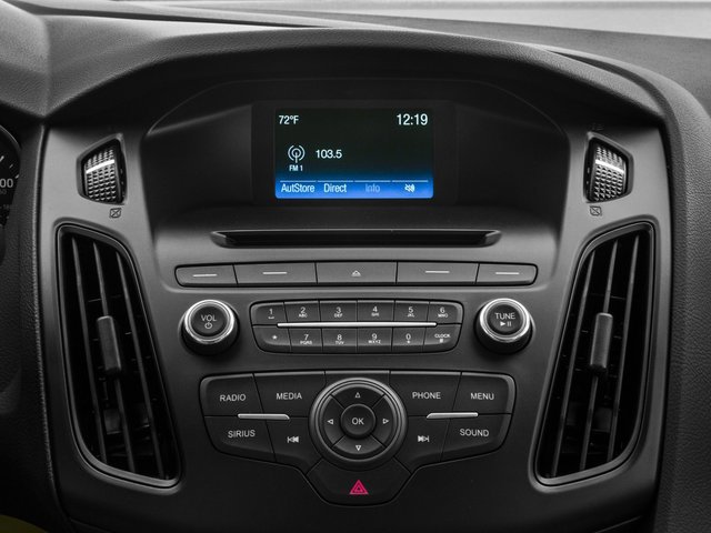 Used 2017 Ford Focus SE w/ Cold Weather Package FWD image 10