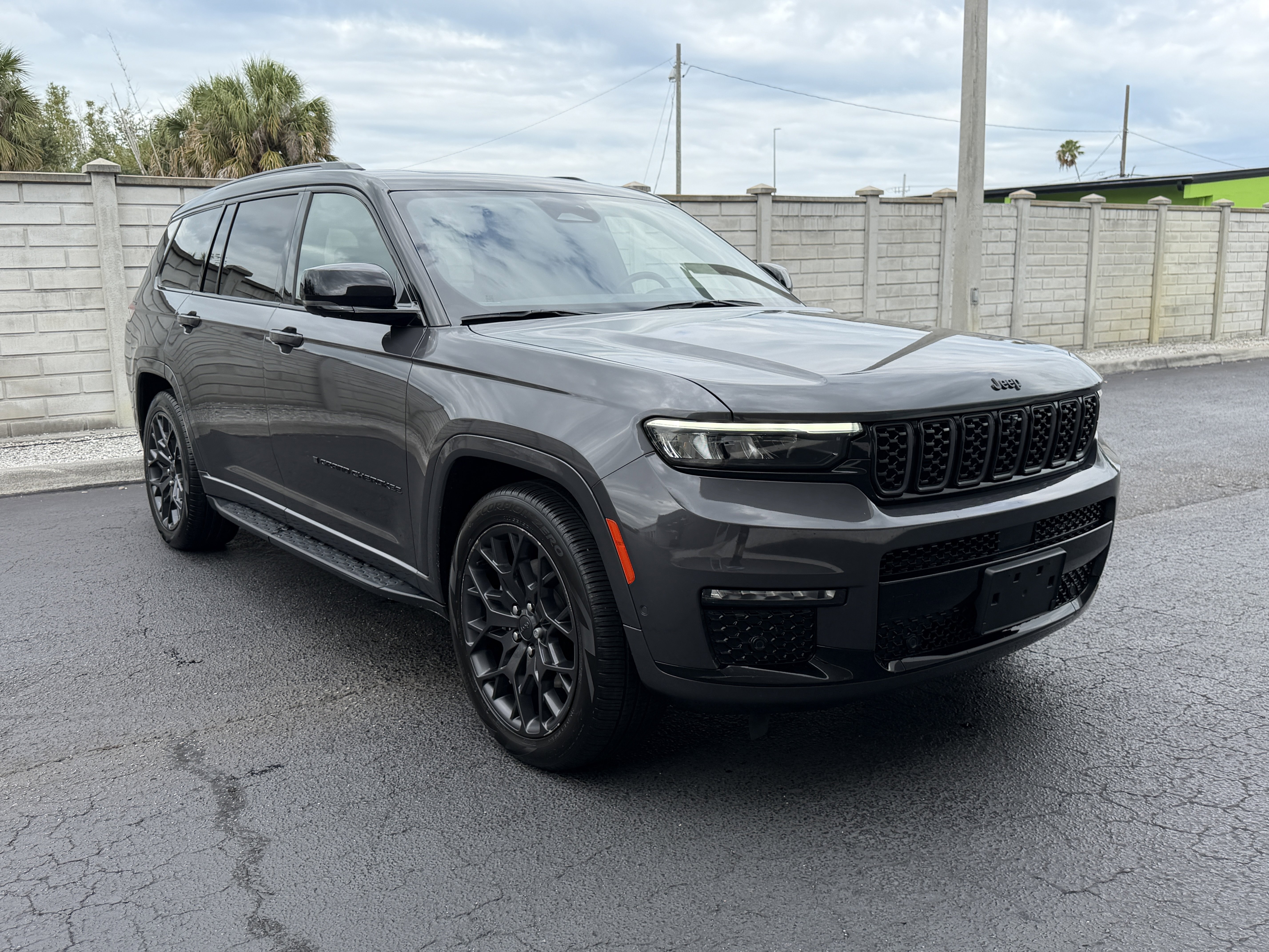 Used 2023 Jeep Grand Cherokee L Summit AWD/4WD image 8