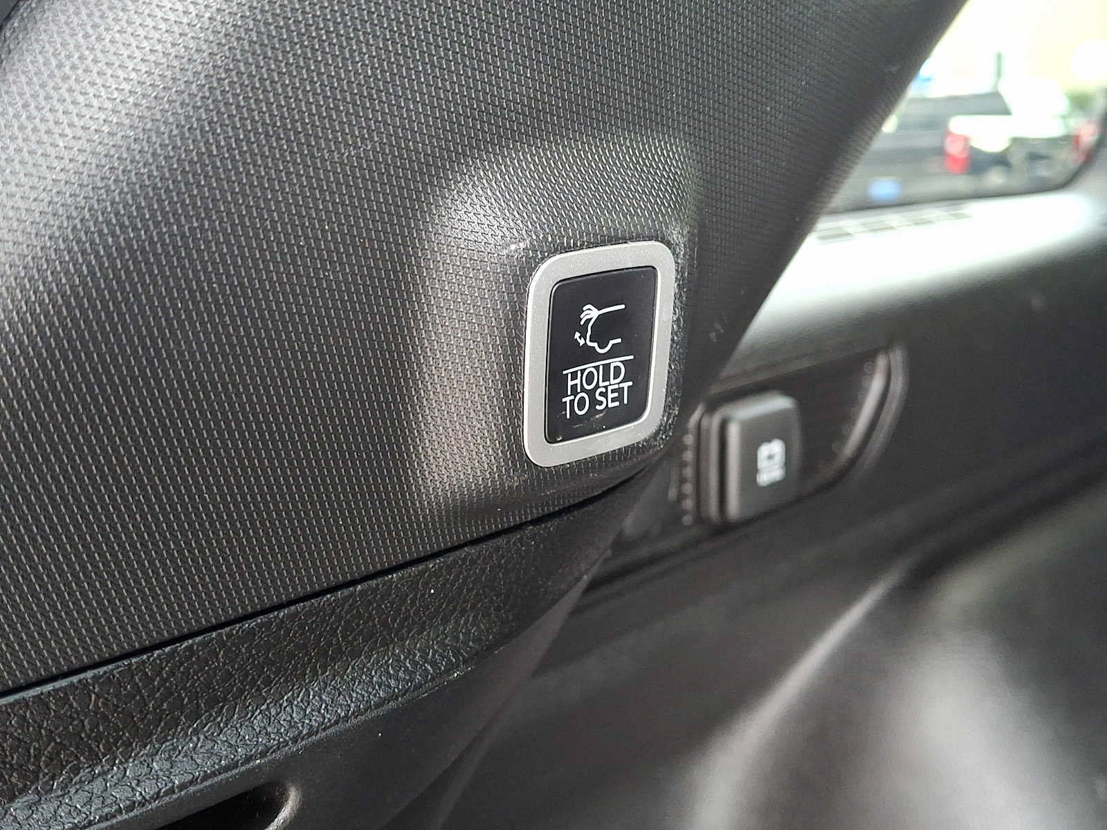 Used 2024 Jeep Grand Cherokee Altitude AWD/4WD image 28