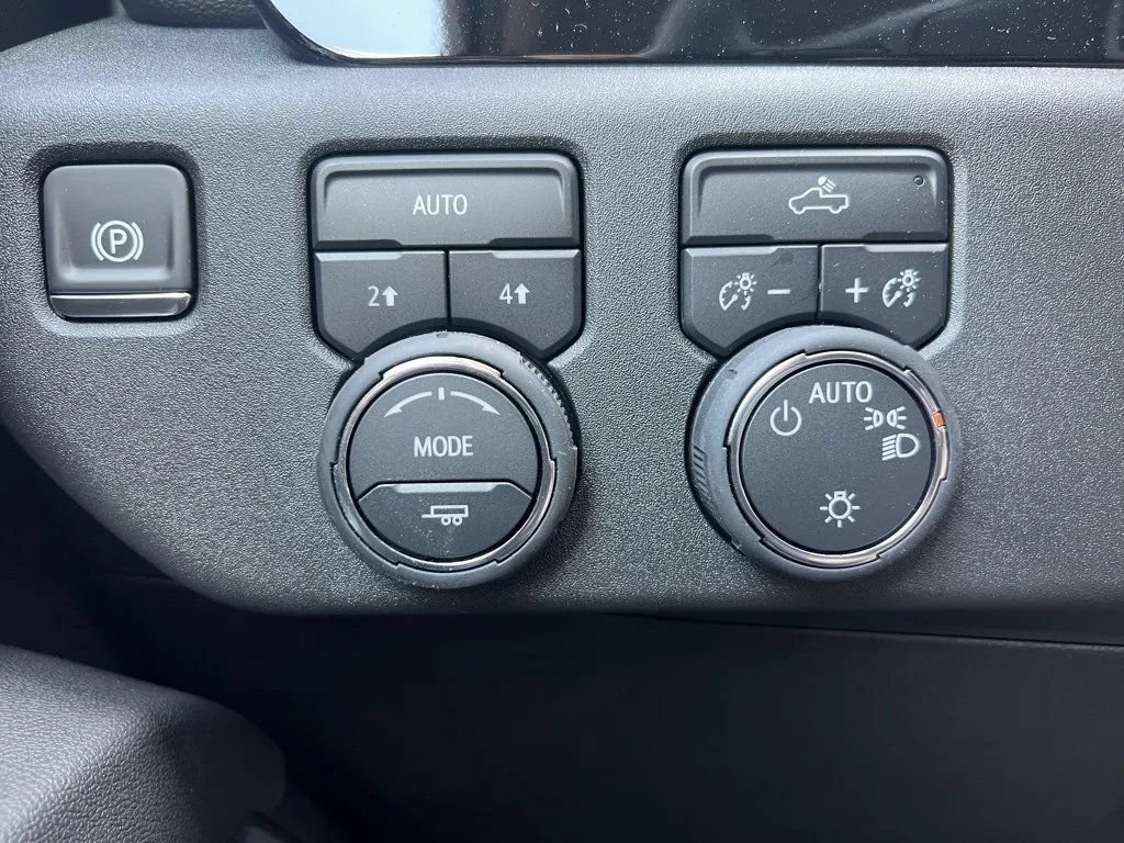 New 2025 Chevrolet Silverado 1500 LT AWD/4WD image 13