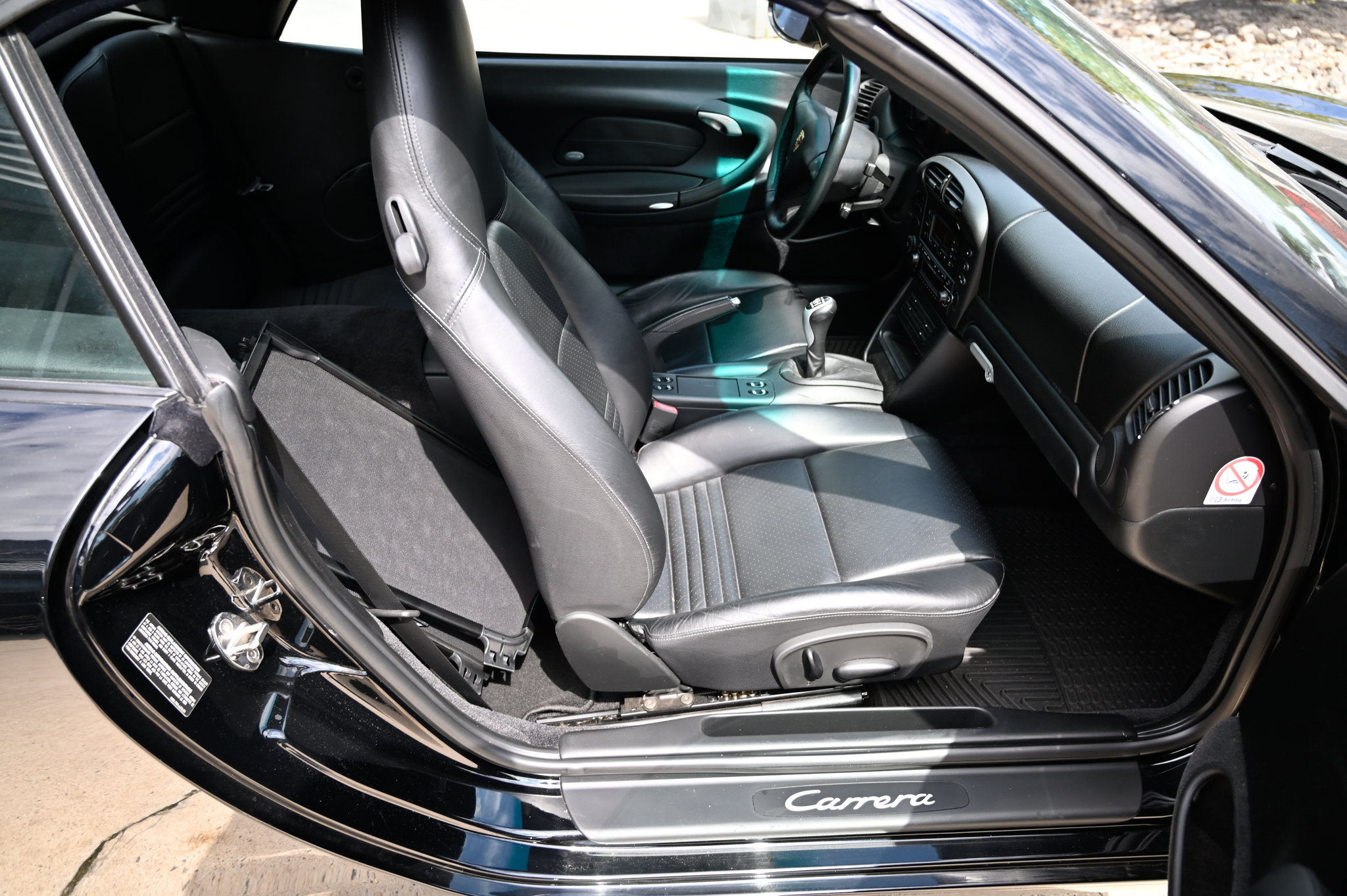 Used 2004 Porsche 911 Carrera RWD image 36