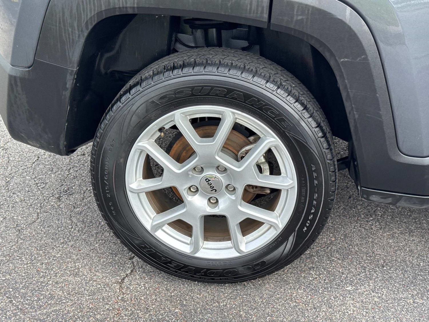 Used 2023 Jeep Renegade Latitude AWD/4WD image 14