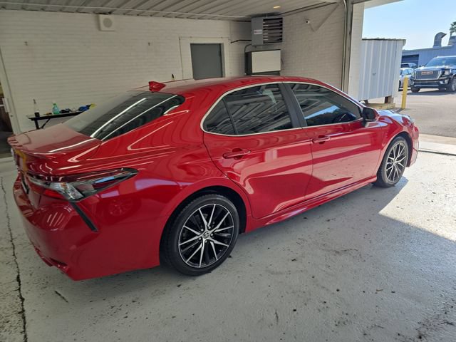 Used 2022 Toyota Camry SE w/ Carpet Mat Package (TMS) FWD image 6