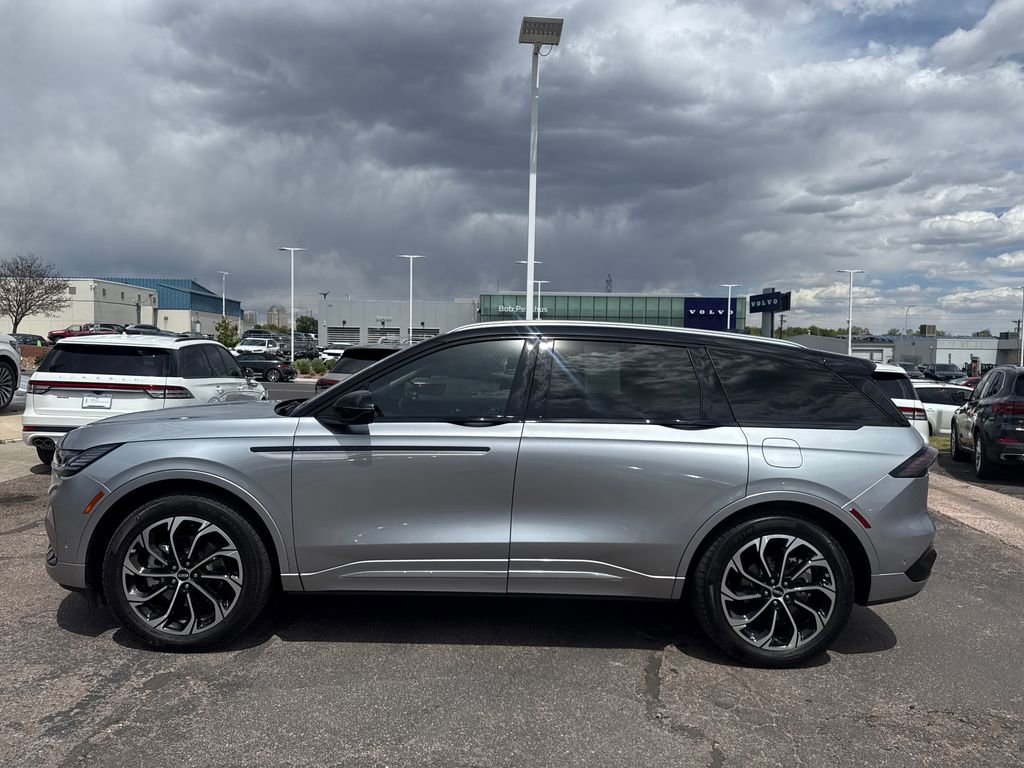Used 2024 Lincoln Nautilus Reserve w/ Equipment Group 202A AWD/4WD image 4