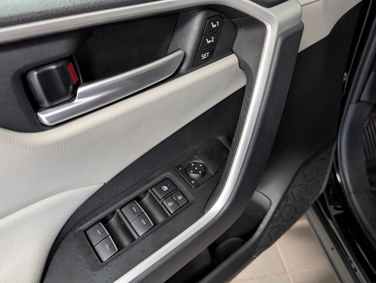 Used 2024 Toyota RAV4 XLE Premium w/ Weather Package image 25