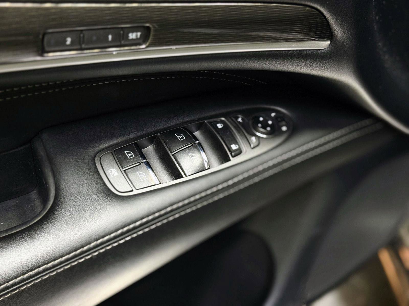 Used 2019 INFINITI QX60 Luxe w/ Essential Package image 13