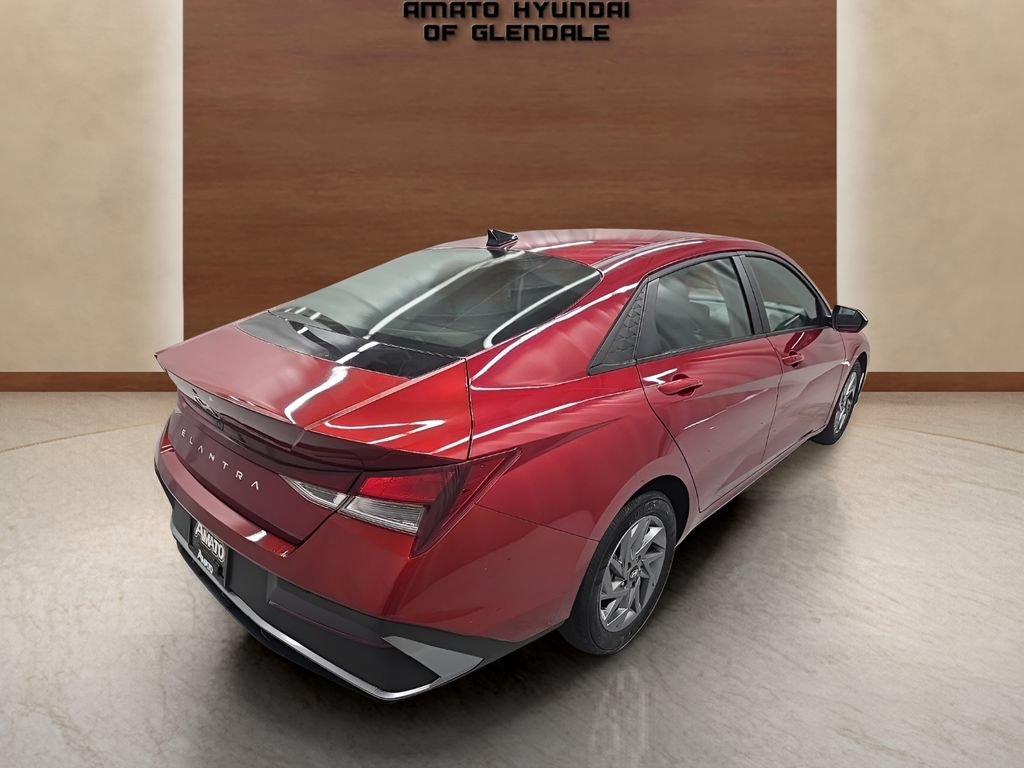 Used 2024 Hyundai Elantra SEL FWD image 6