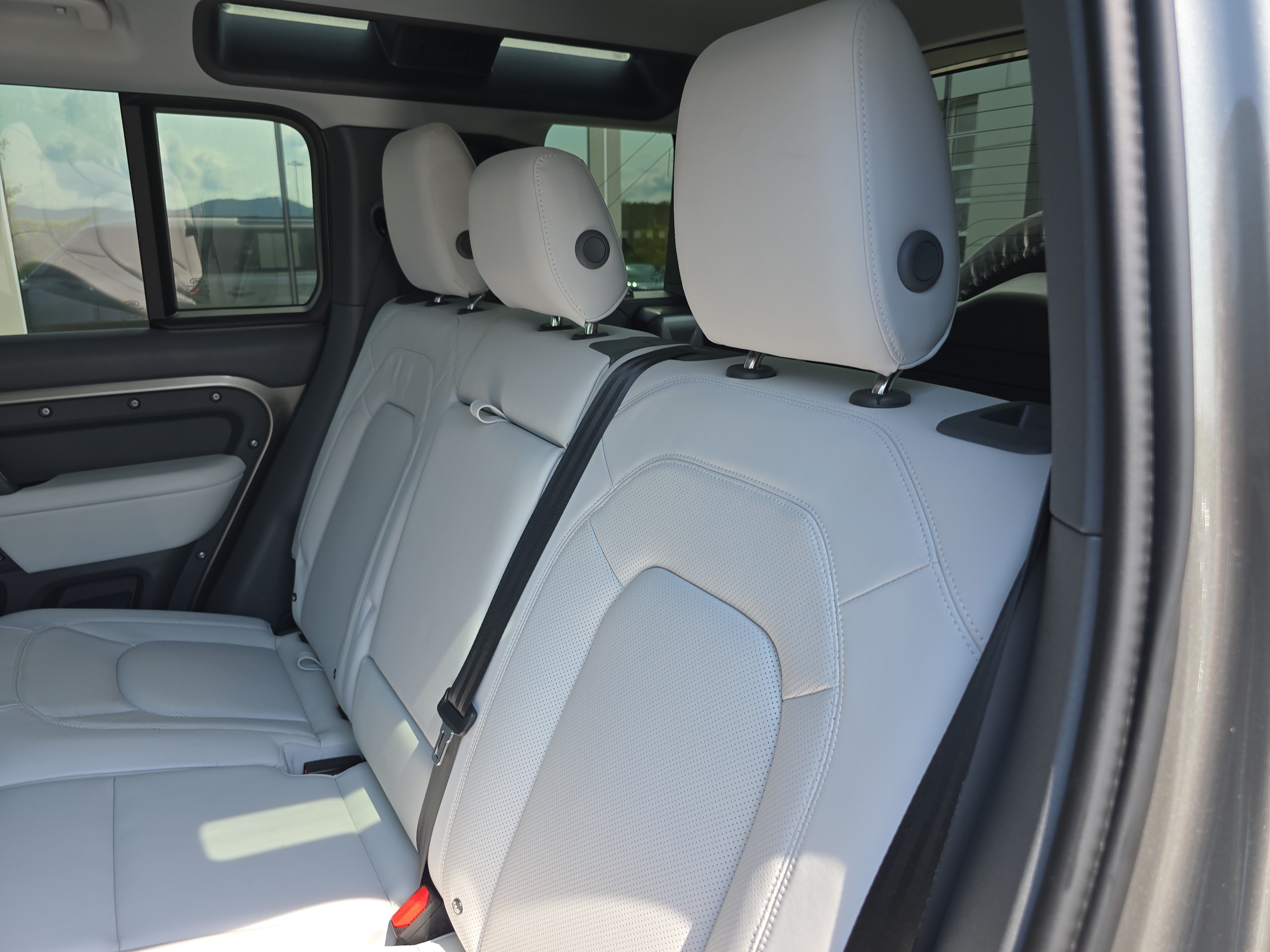 Certified 2025 Land Rover Defender 110 S AWD/4WD image 14