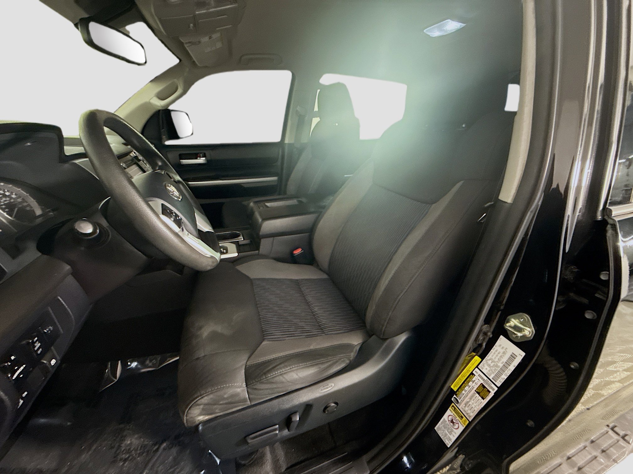 Used 2017 Toyota Tundra SR5 w/ SR5 Upgrade Package image 21