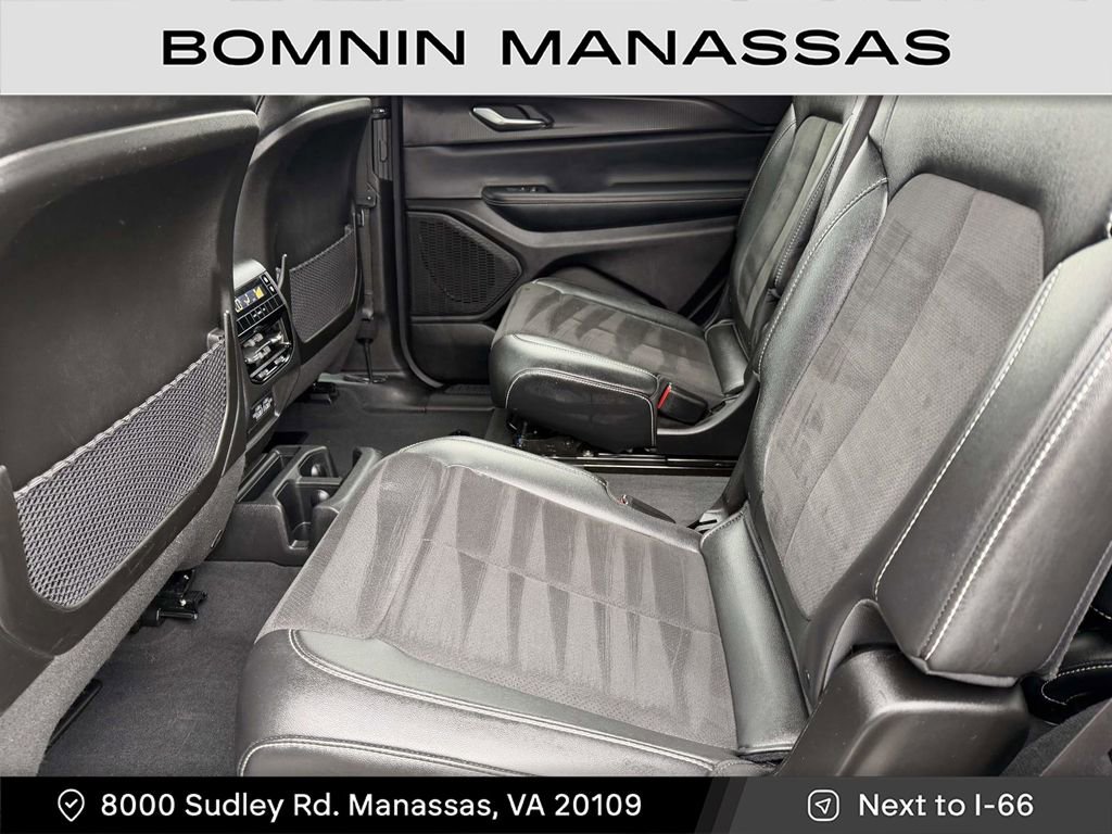 Used 2024 Jeep Grand Cherokee L Altitude image 26