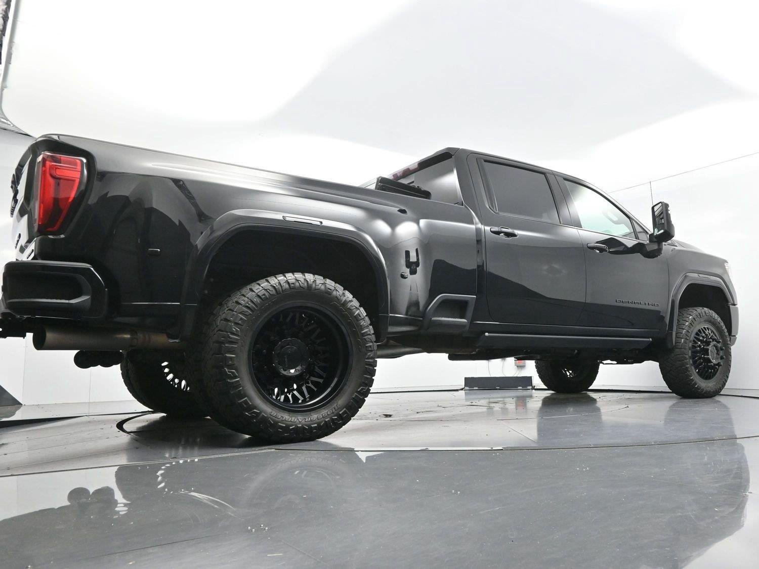 Used 2022 GMC Sierra 3500 Denali w/ Denali Ultimate Package AWD/4WD image 55