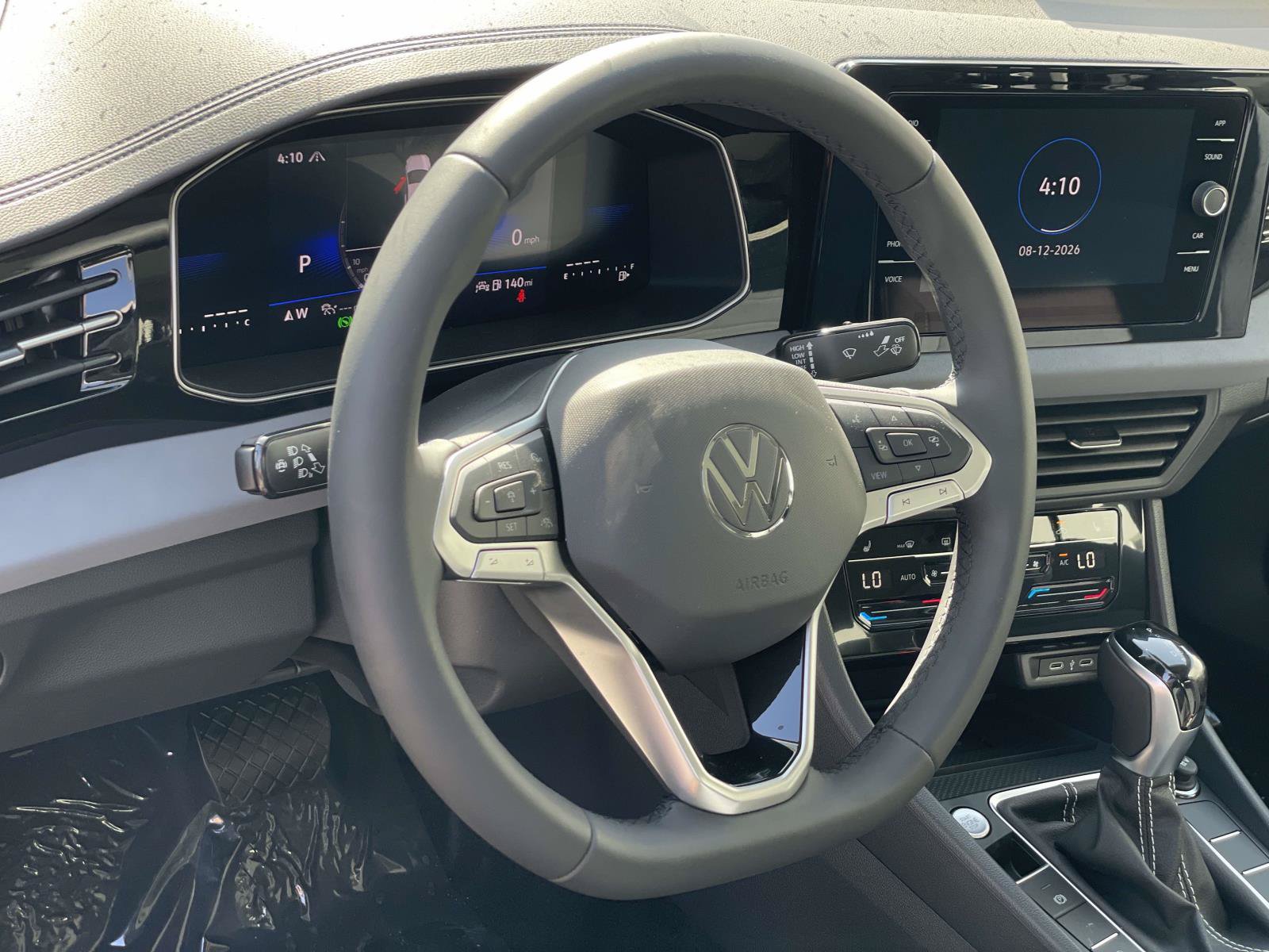 New 2026 Volkswagen Jetta SE FWD image 8