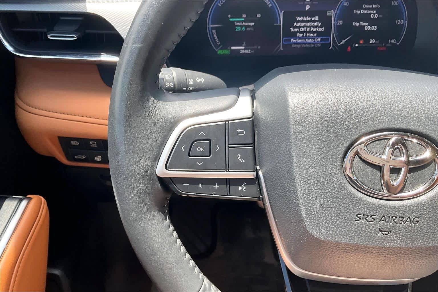 Used 2025 Toyota Highlander Platinum AWD/4WD image 23