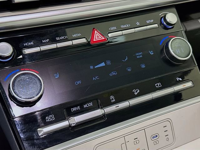 Used 2025 Hyundai Santa Fe SEL FWD image 17
