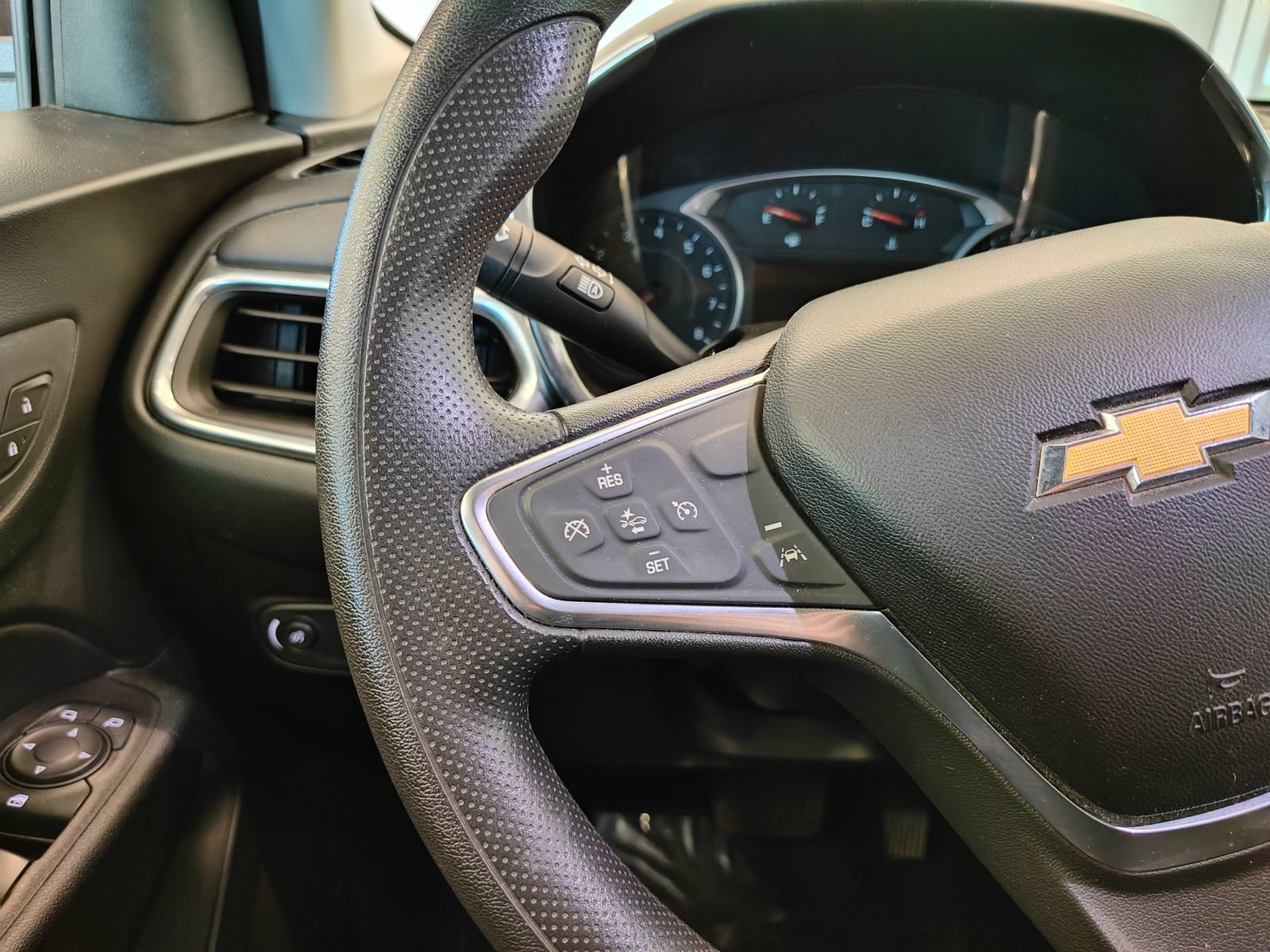 Used 2020 Chevrolet Equinox LT AWD/4WD image 11