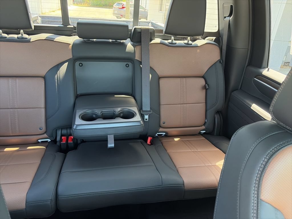 New 2026 Chevrolet Silverado 3500 High Country w/ High Country Premium Package AWD/4WD image 18