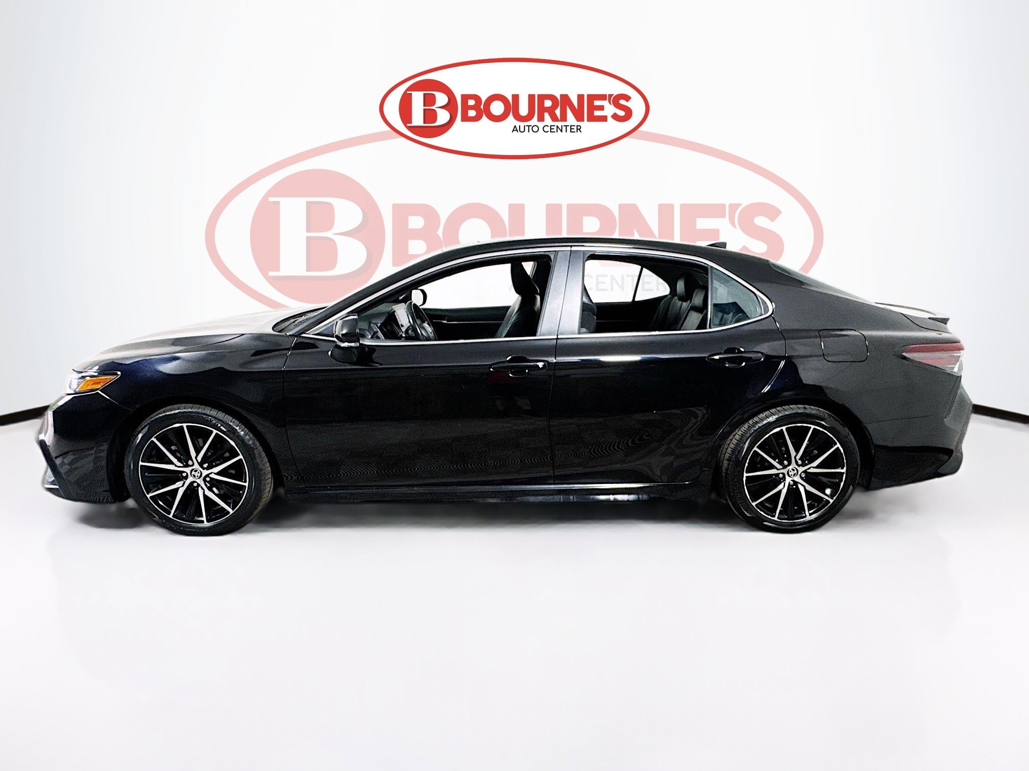 Used 2024 Toyota Camry SE w/ Cold Weather Package AWD/4WD image 7