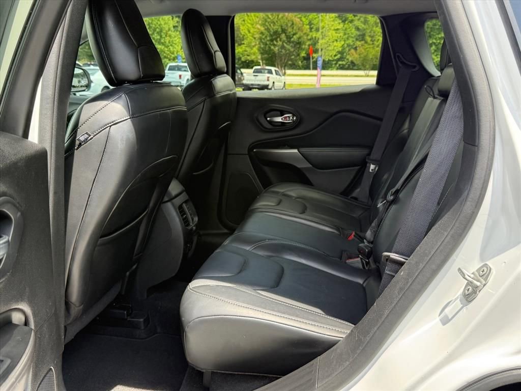 Used 2021 Jeep Cherokee Latitude Lux w/ Comfort/Convenience Group FWD image 13