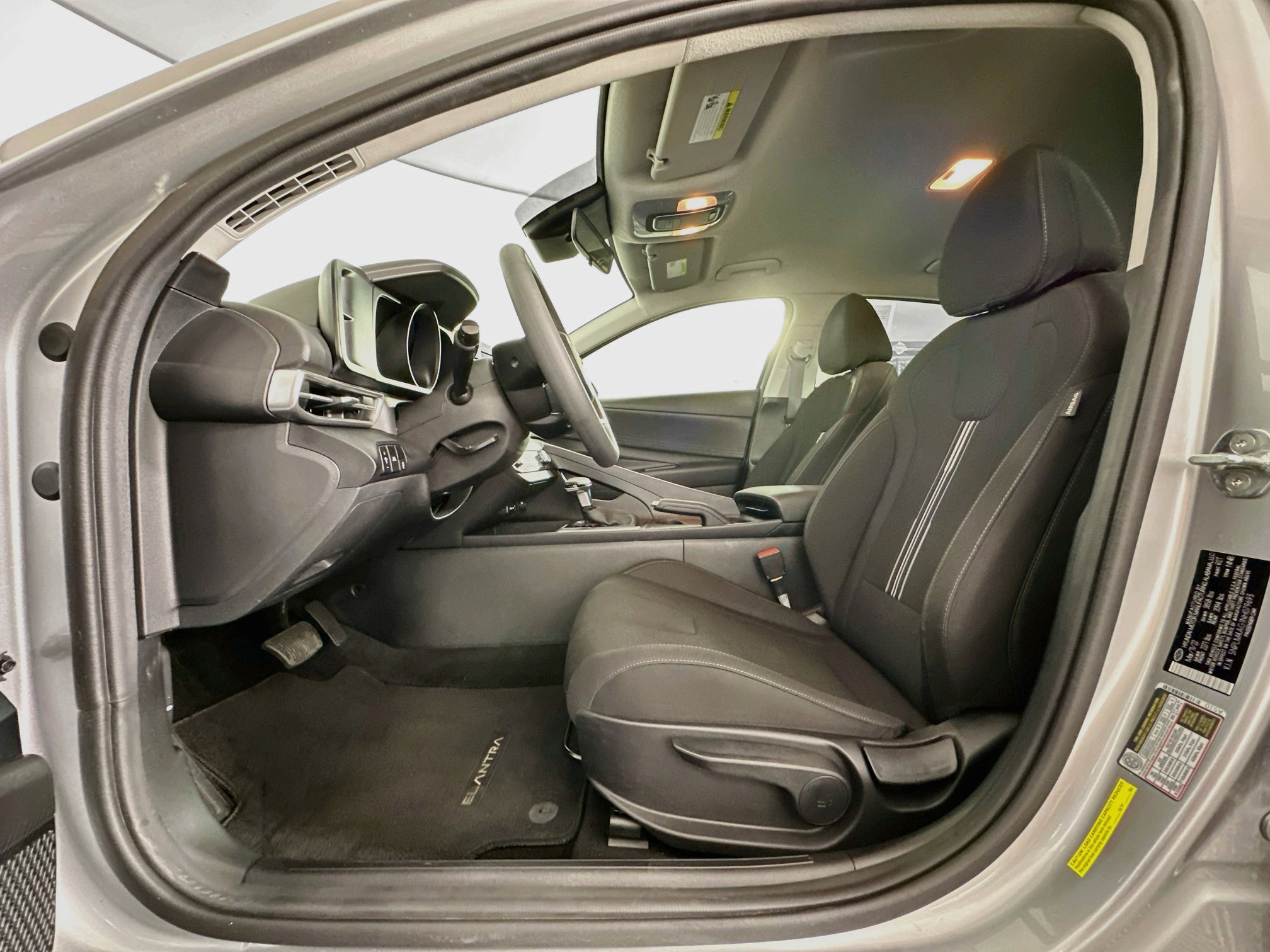 Used 2022 Hyundai Elantra SEL FWD image 13