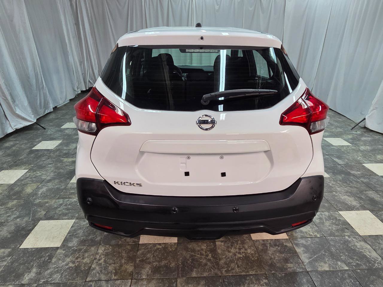 Used 2020 Nissan Kicks S FWD image 4
