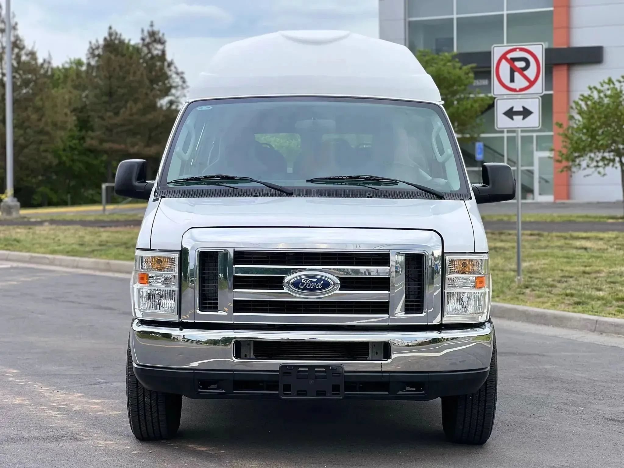 Used 2011 Ford E-150 and Econoline 150 w/ PWR Group RWD image 8