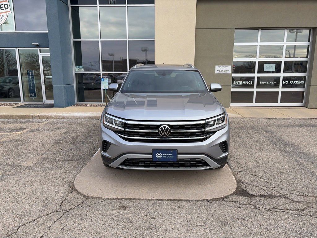 Certified 2023 Volkswagen Atlas Cross Sport SE w/ Panoramic Sunroof Package image 3
