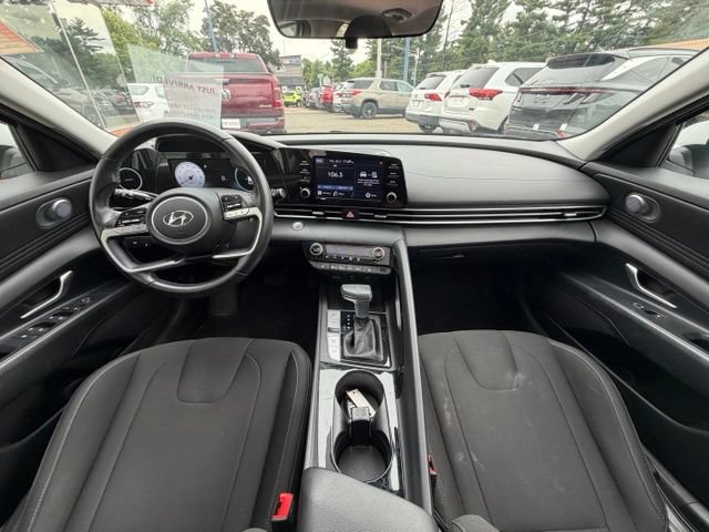 Used 2022 Hyundai Elantra SEL w/ Convenience + Premium Package FWD image 13
