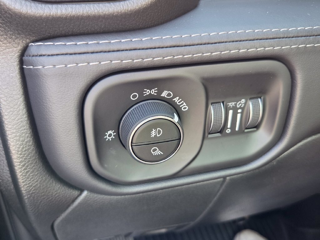 Used 2025 RAM 2500 Rebel w/ Rebel Level 2 Equipment Group AWD/4WD image 27