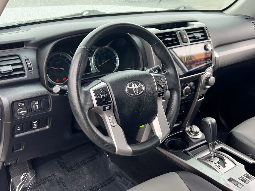 Used 2015 Toyota 4Runner SR5 image 19