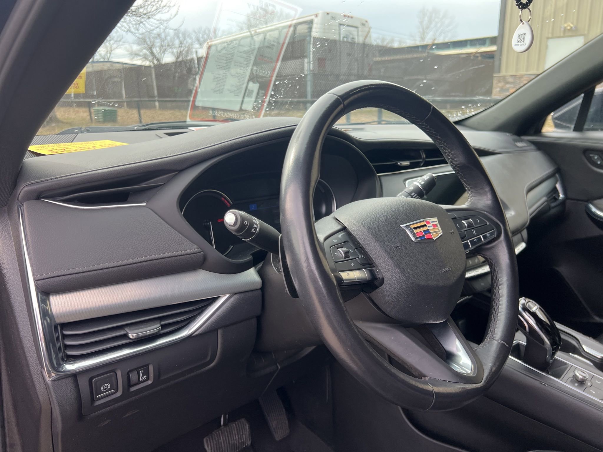 Used 2023 Cadillac XT4 Premium Luxury image 11