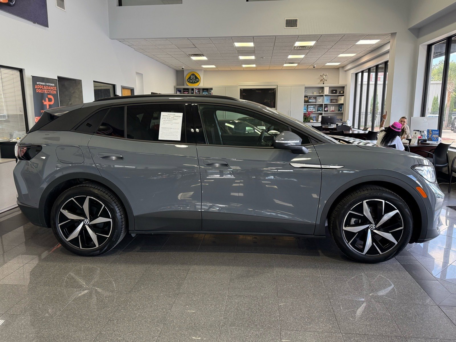Used 2024 Volkswagen ID.4 Pro S image 5