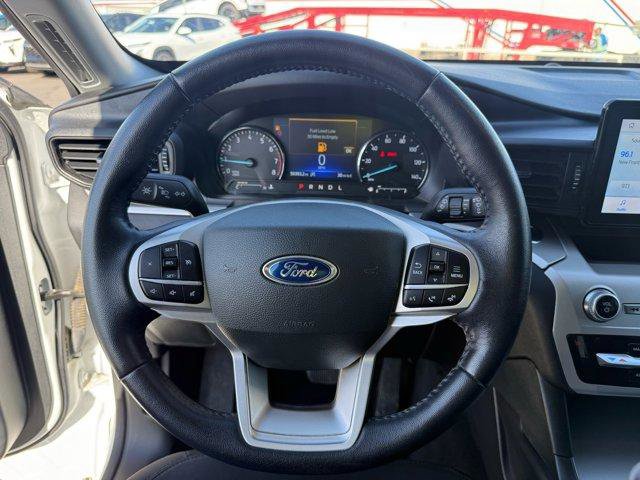 Used 2022 Ford Explorer XLT image 15