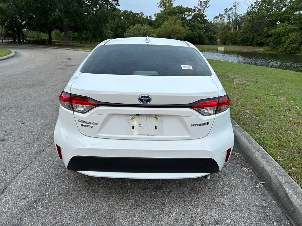 Used 2022 Toyota Corolla LE FWD image 4
