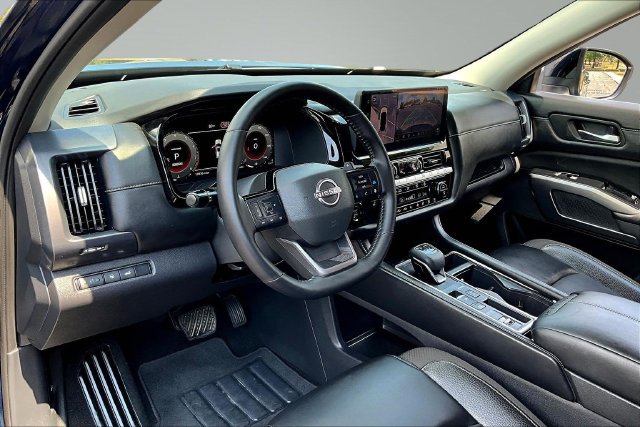Used 2026 Nissan Pathfinder SL FWD image 17