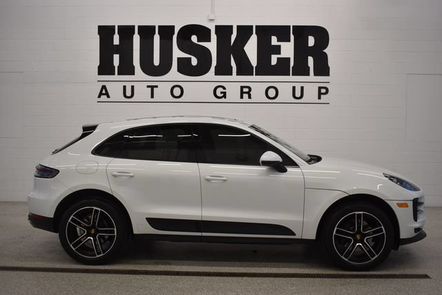 Used 2020 Porsche Macan AWD/4WD image 2