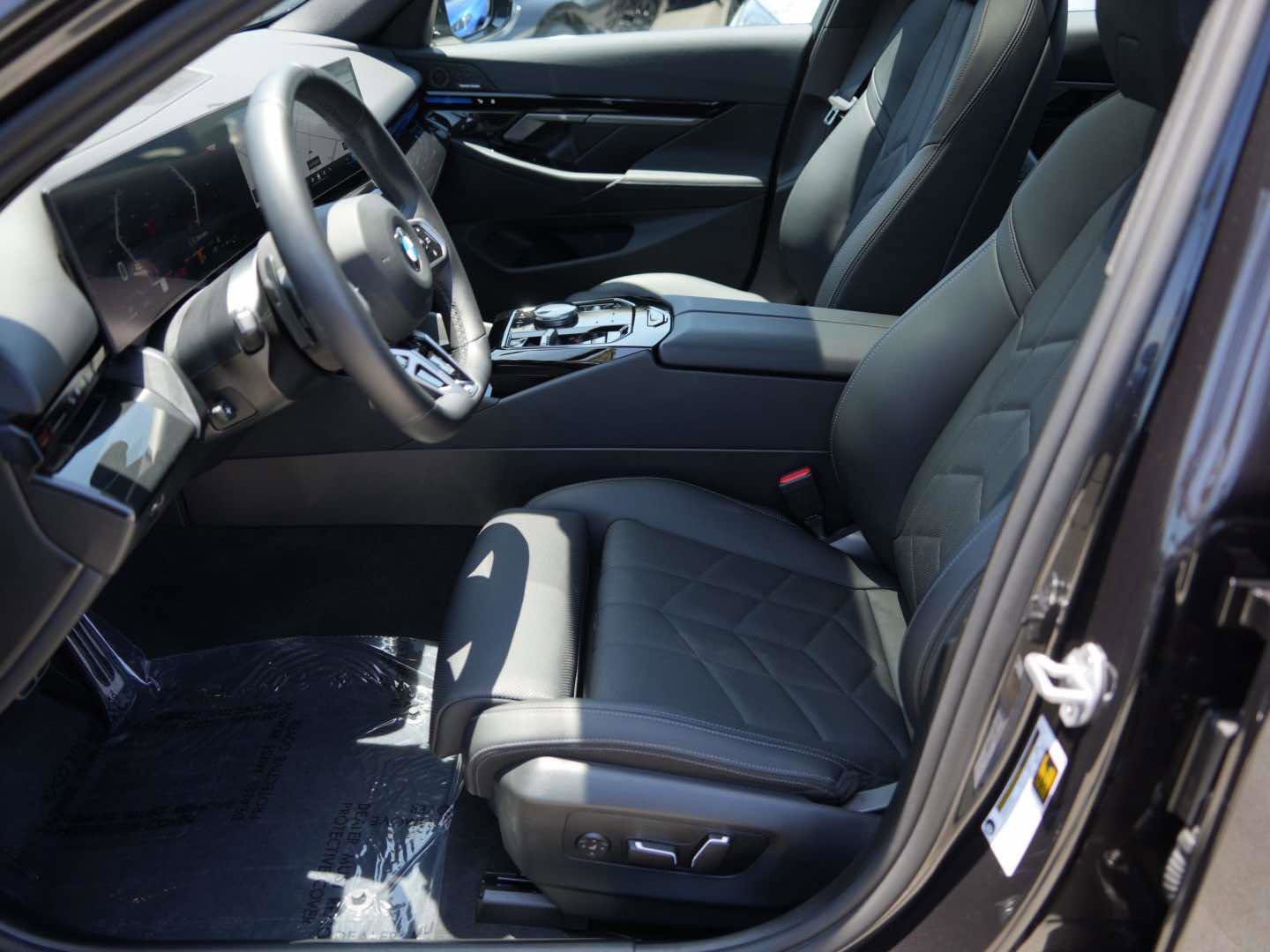Used 2026 BMW 530i w/ M Sport Package RWD image 13