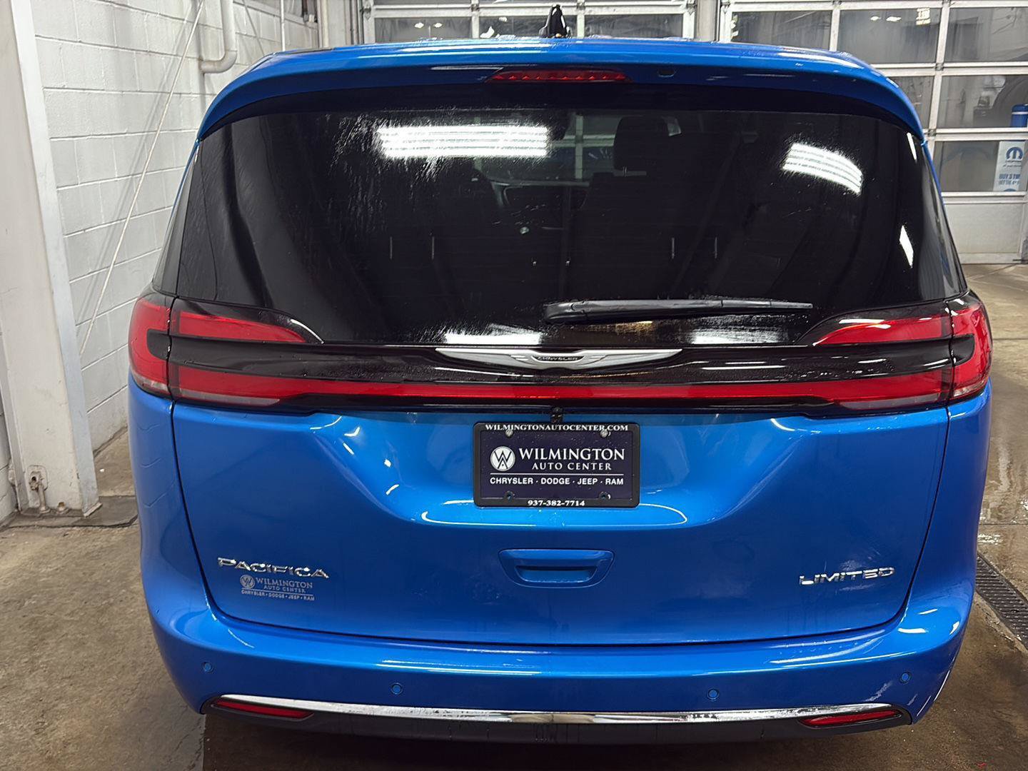 New 2026 Chrysler Pacifica Limited w/ Uconnect Theater Family Group FWD image 49