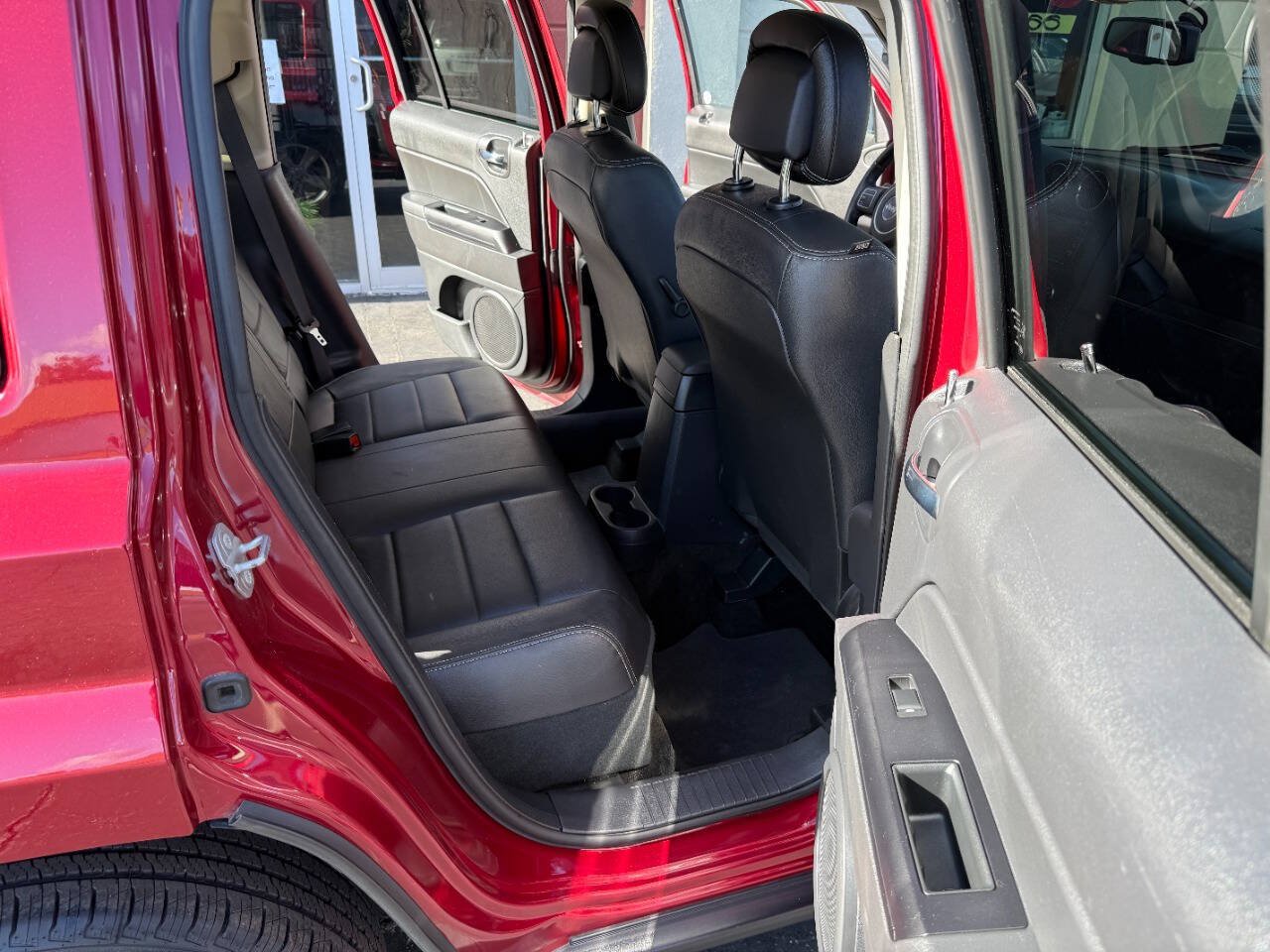 Used 2015 Jeep Patriot High Altitude AWD/4WD image 16
