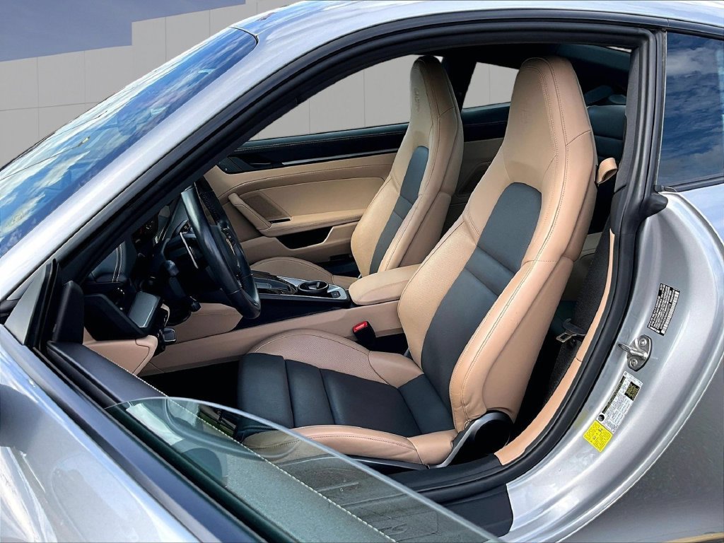 Certified 2024 Porsche 911 Carrera GTS RWD image 5