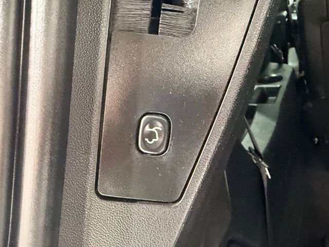 Used 2016 Dodge Grand Caravan R/T image 22