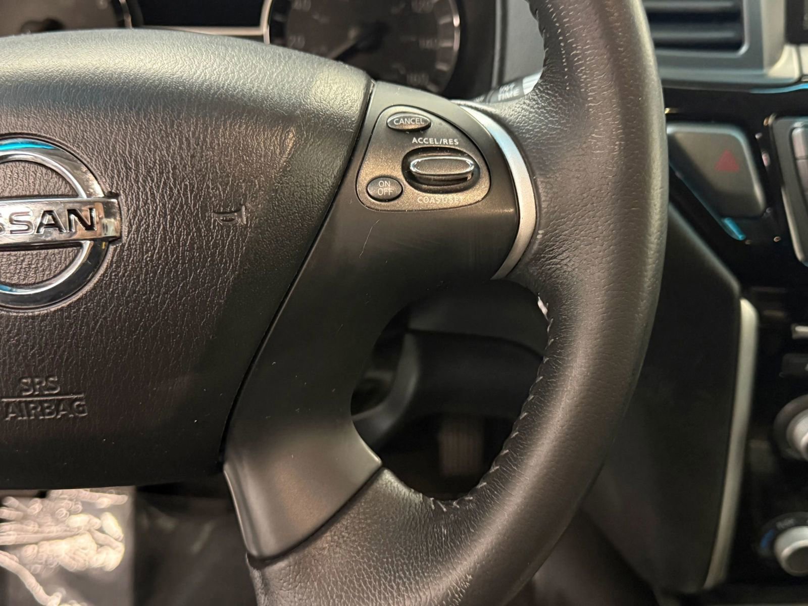 Used 2014 Nissan Pathfinder SV FWD image 30