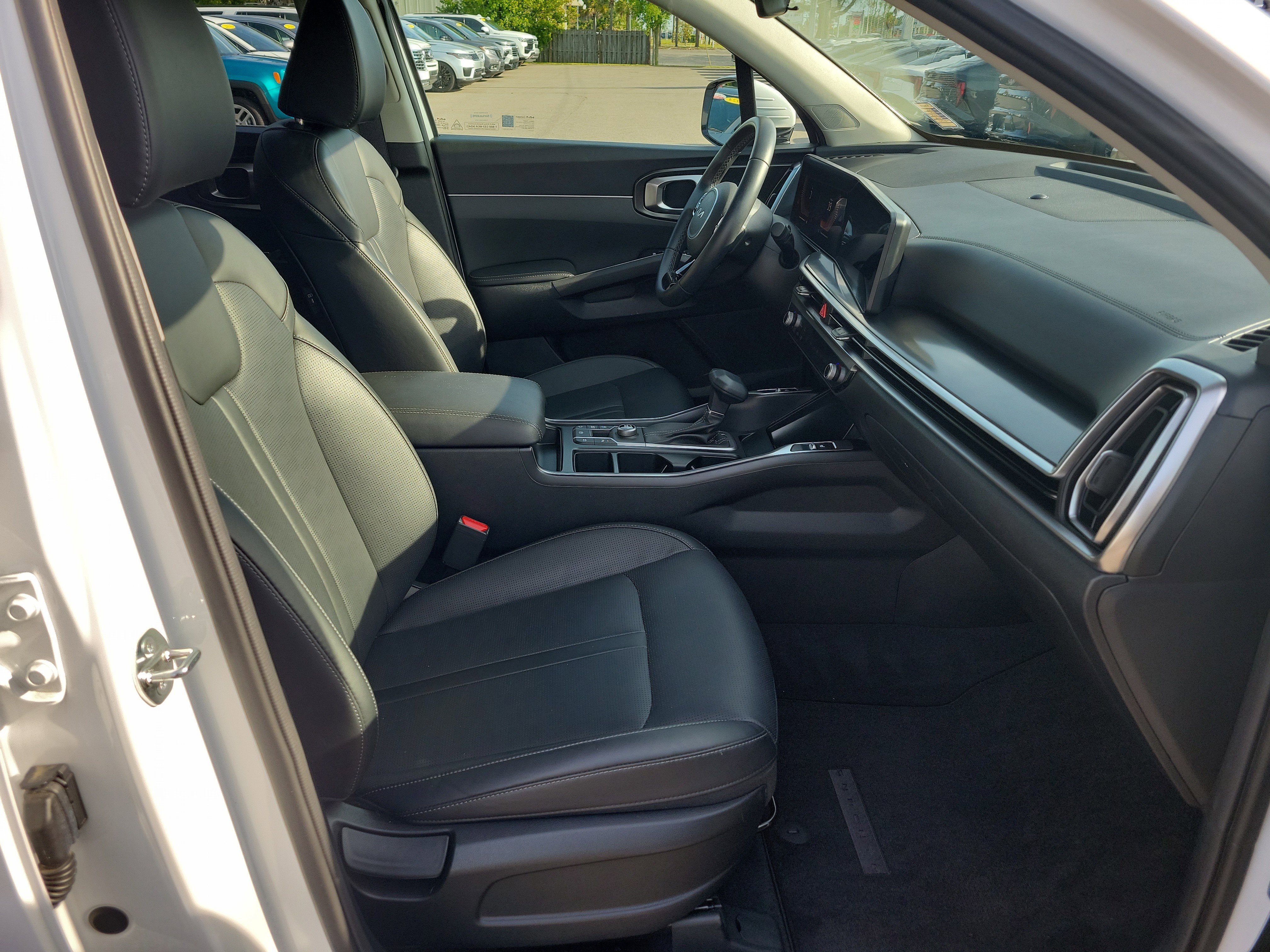 Certified 2025 Kia Sorento S w/ Panoramic Sunroof Package FWD image 7