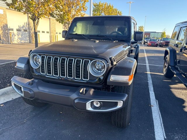 Used 2026 Jeep Wrangler Unlimited Sahara AWD/4WD image 12