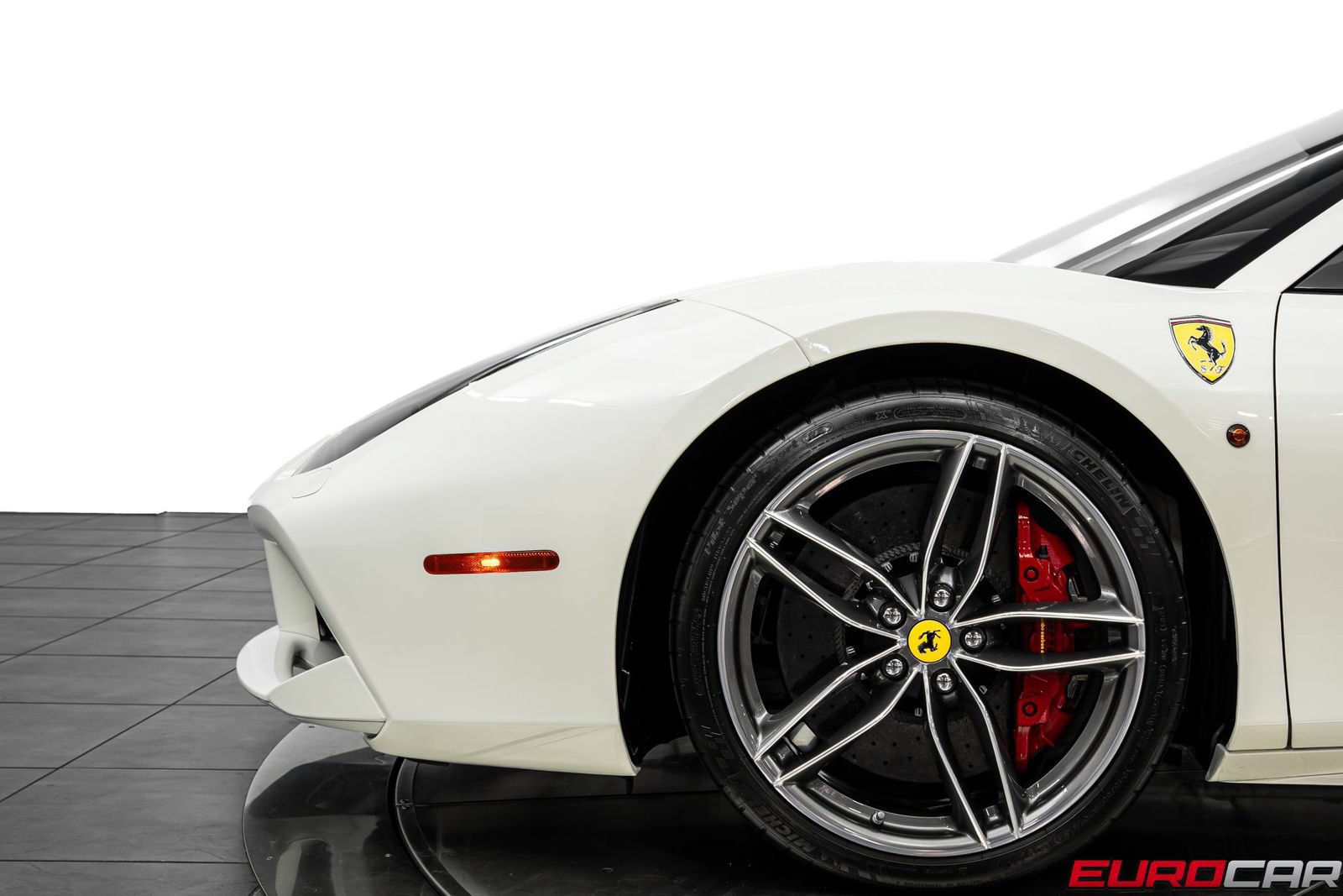 Used 2019 Ferrari 488 Spider RWD image 17