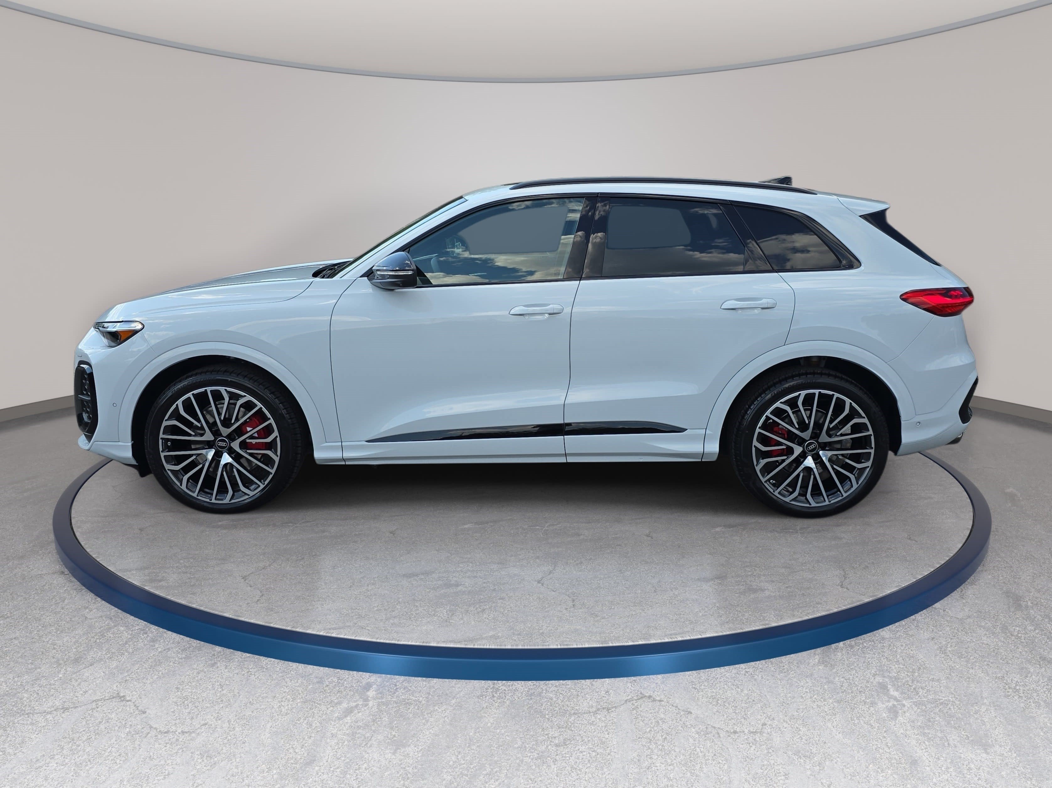 New 2026 Audi SQ5 Prestige AWD/4WD image 8