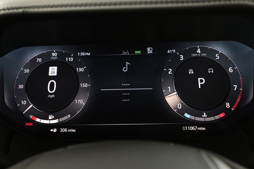 Used 2025 Land Rover Range Rover SE image 23