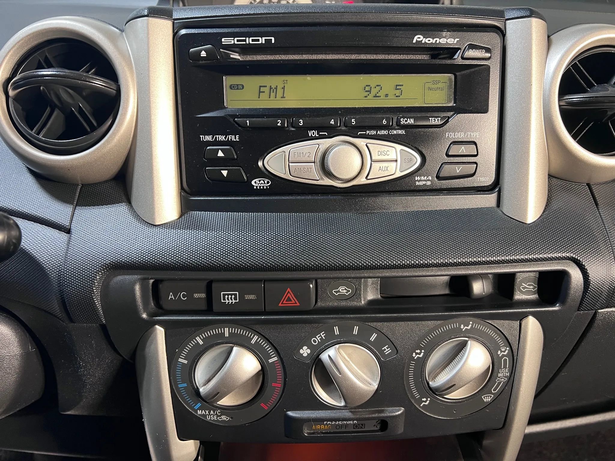 Used 2006 Scion xA Hatchback 4D image 19